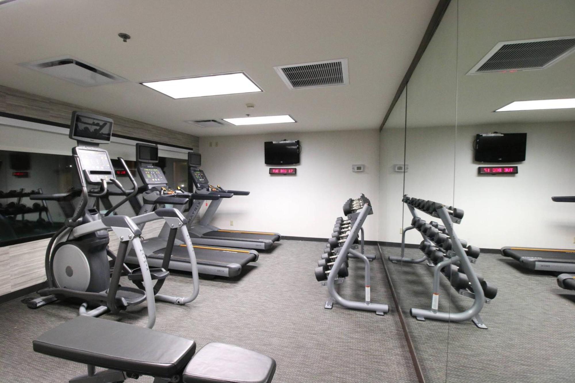 Отель Courtyard By Marriott Indianapolis South Экстерьер фото