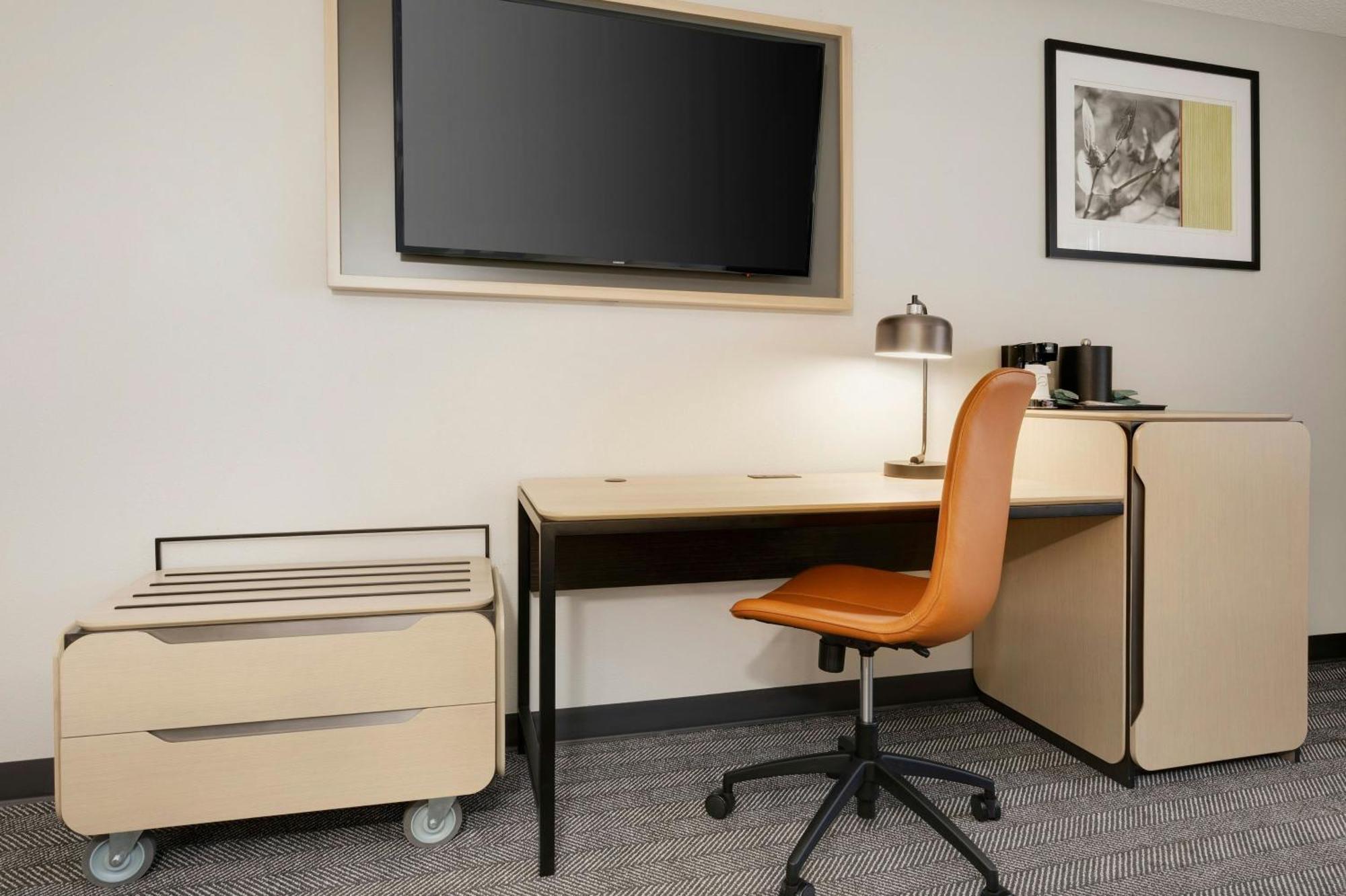 Отель Courtyard By Marriott Indianapolis South Экстерьер фото