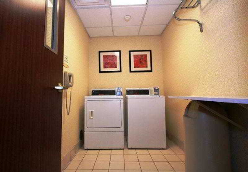 Отель Courtyard By Marriott Indianapolis South Экстерьер фото
