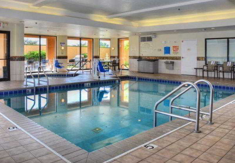 Отель Courtyard By Marriott Indianapolis South Экстерьер фото